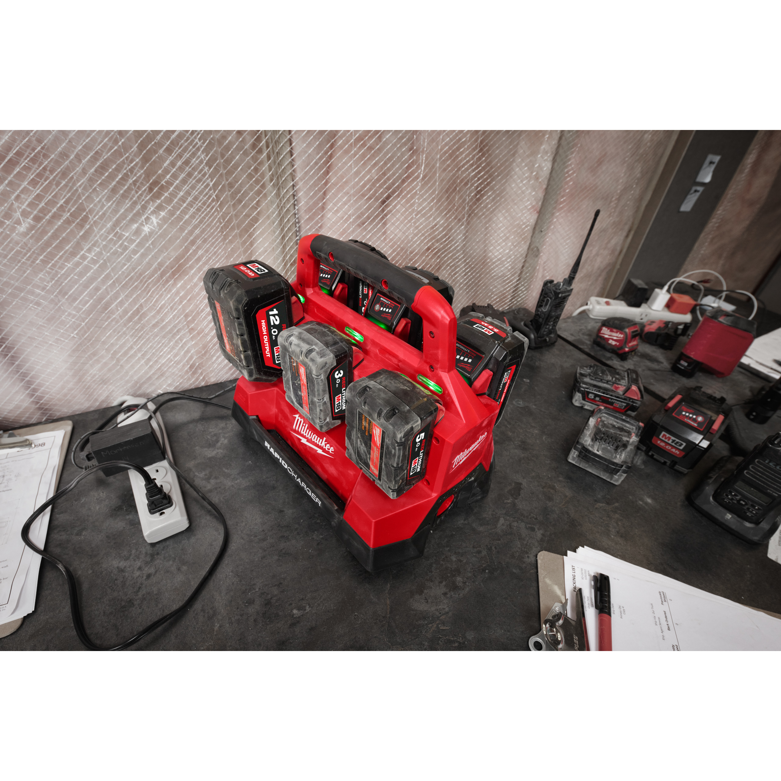 Milwaukee M18PC6 PACKOUT 6-fach Ladegerät