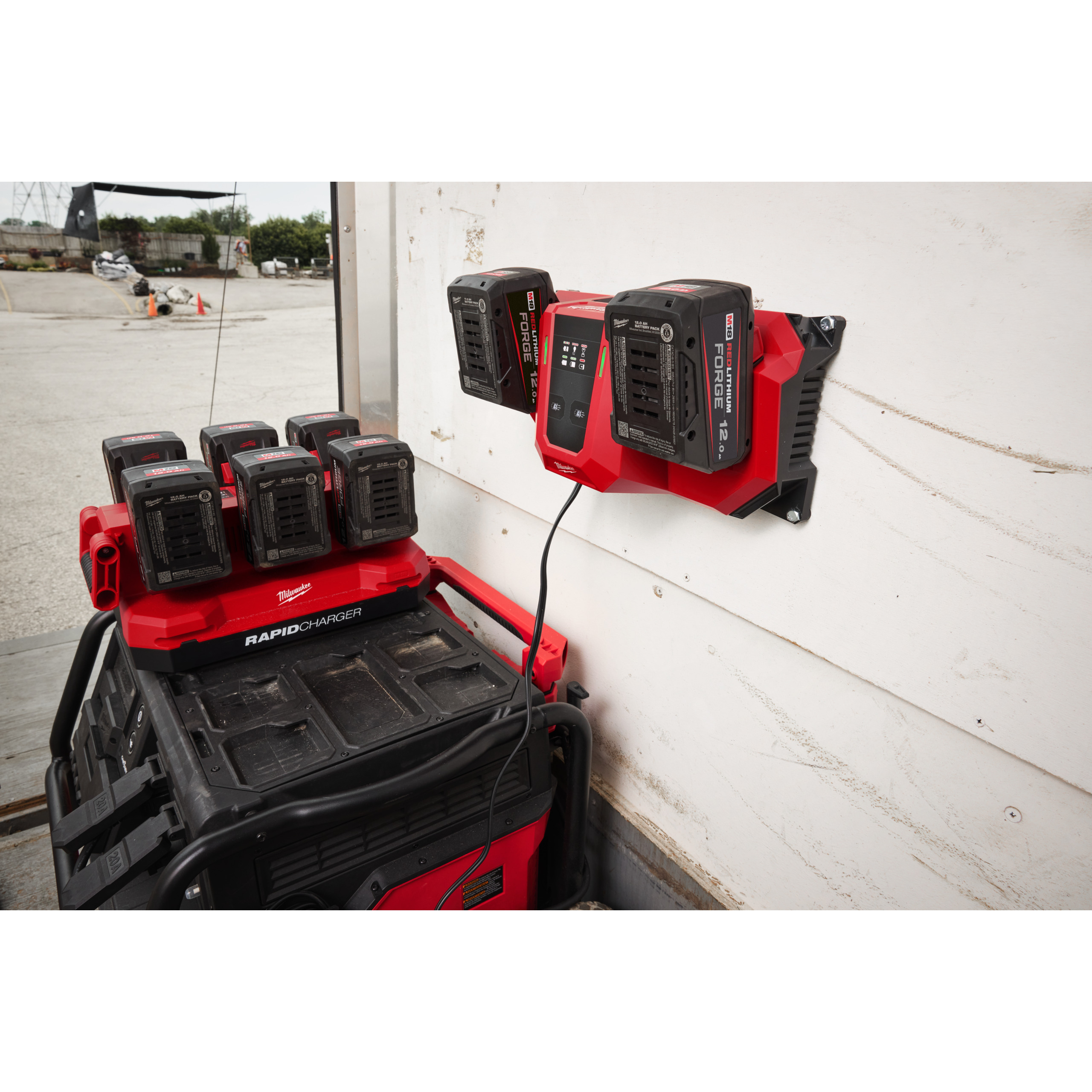 Milwaukee M18MDBSC Mobiles Akku-Ladegerät