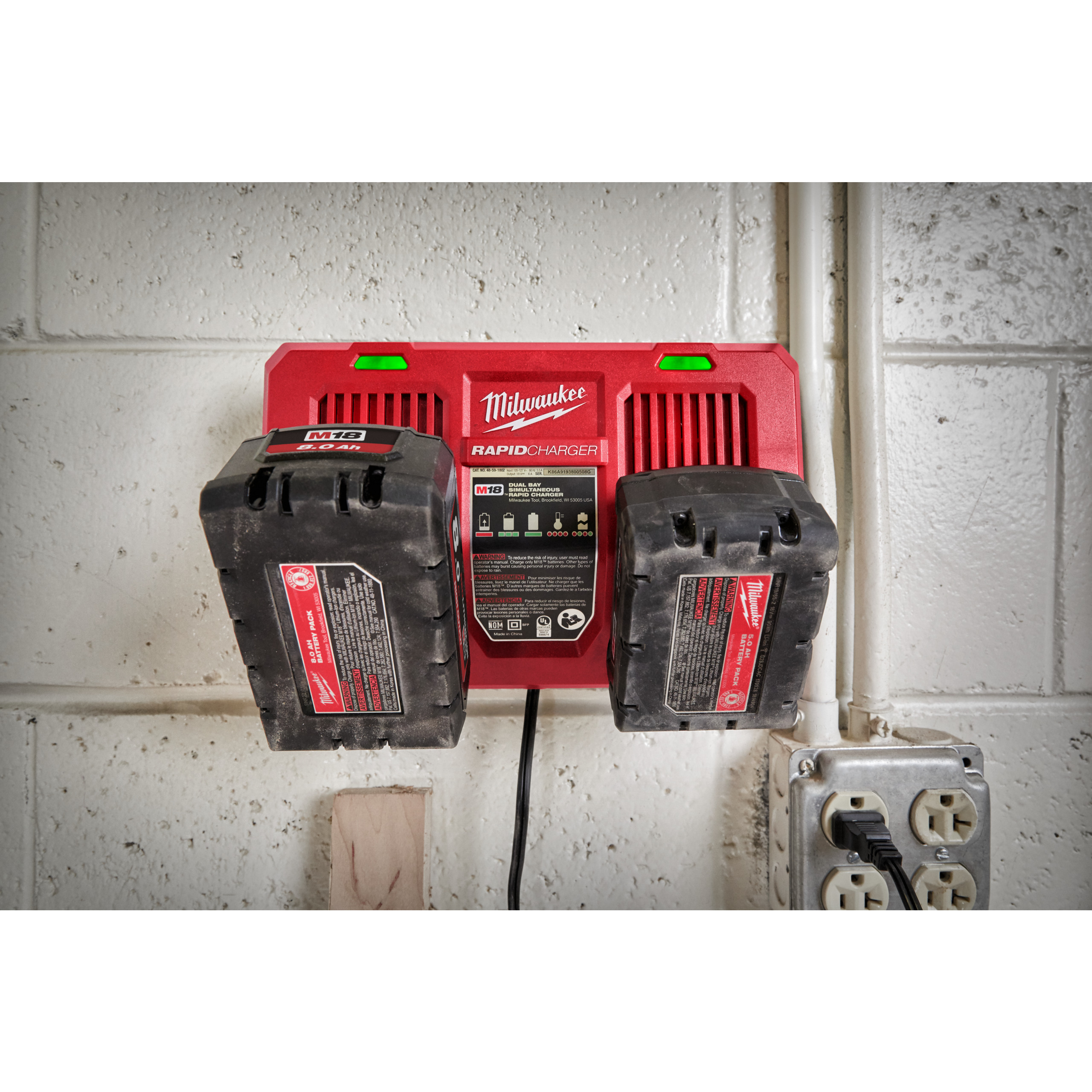 Milwaukee M18Dfc Akku-Ladegeraet