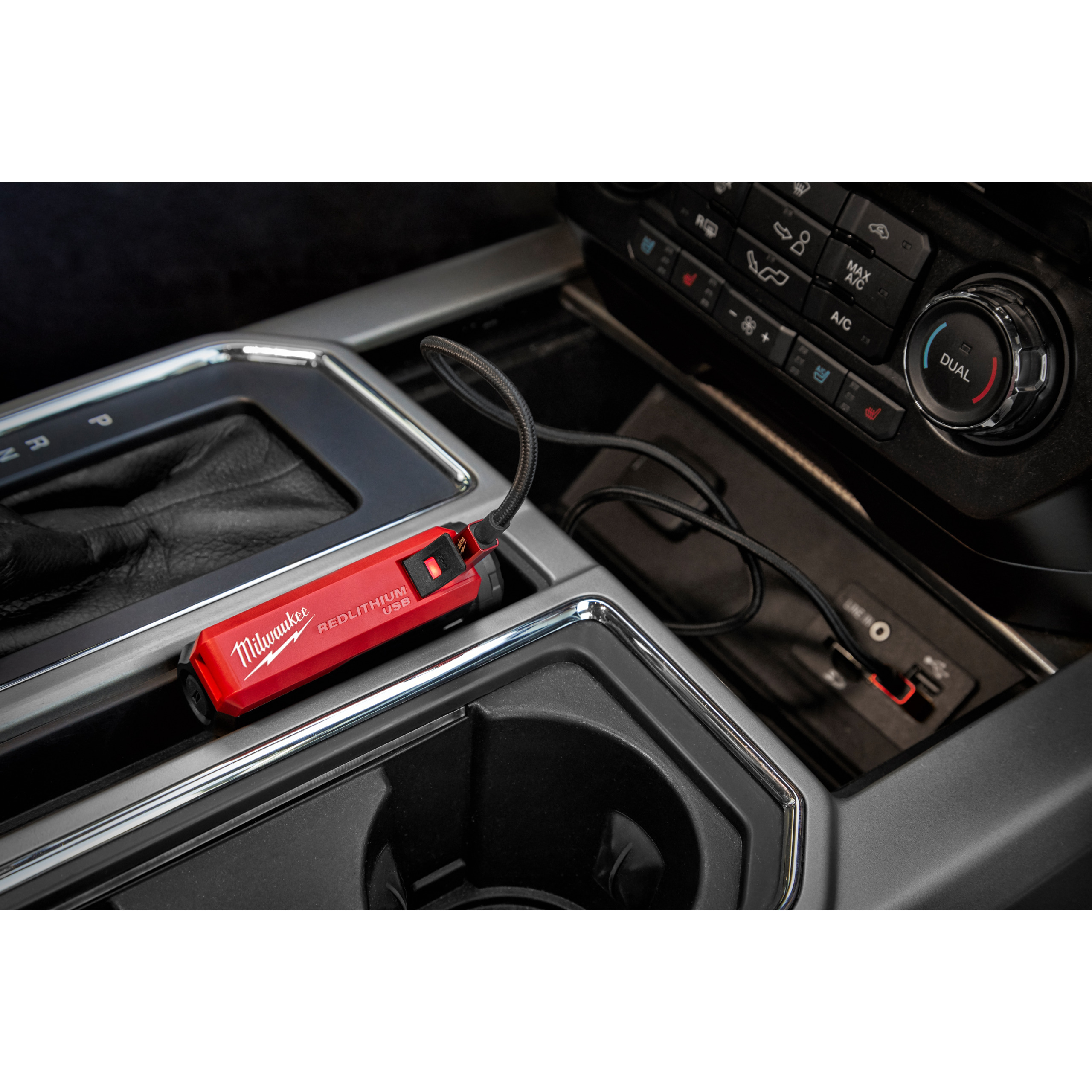 Milwaukee L4PPS-301 USB-Akku + Ladegerät