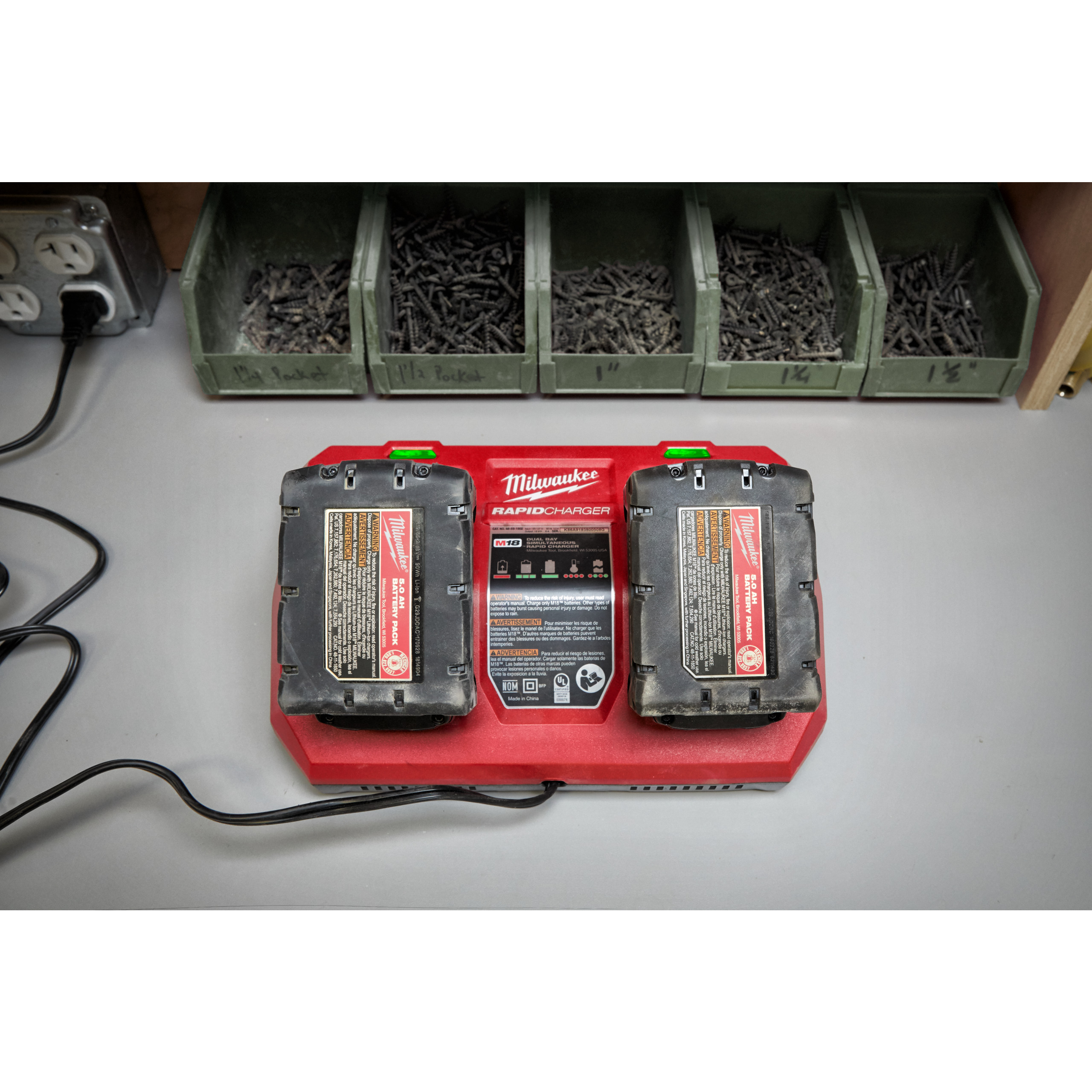 Milwaukee M18Dfc Akku-Ladegeraet