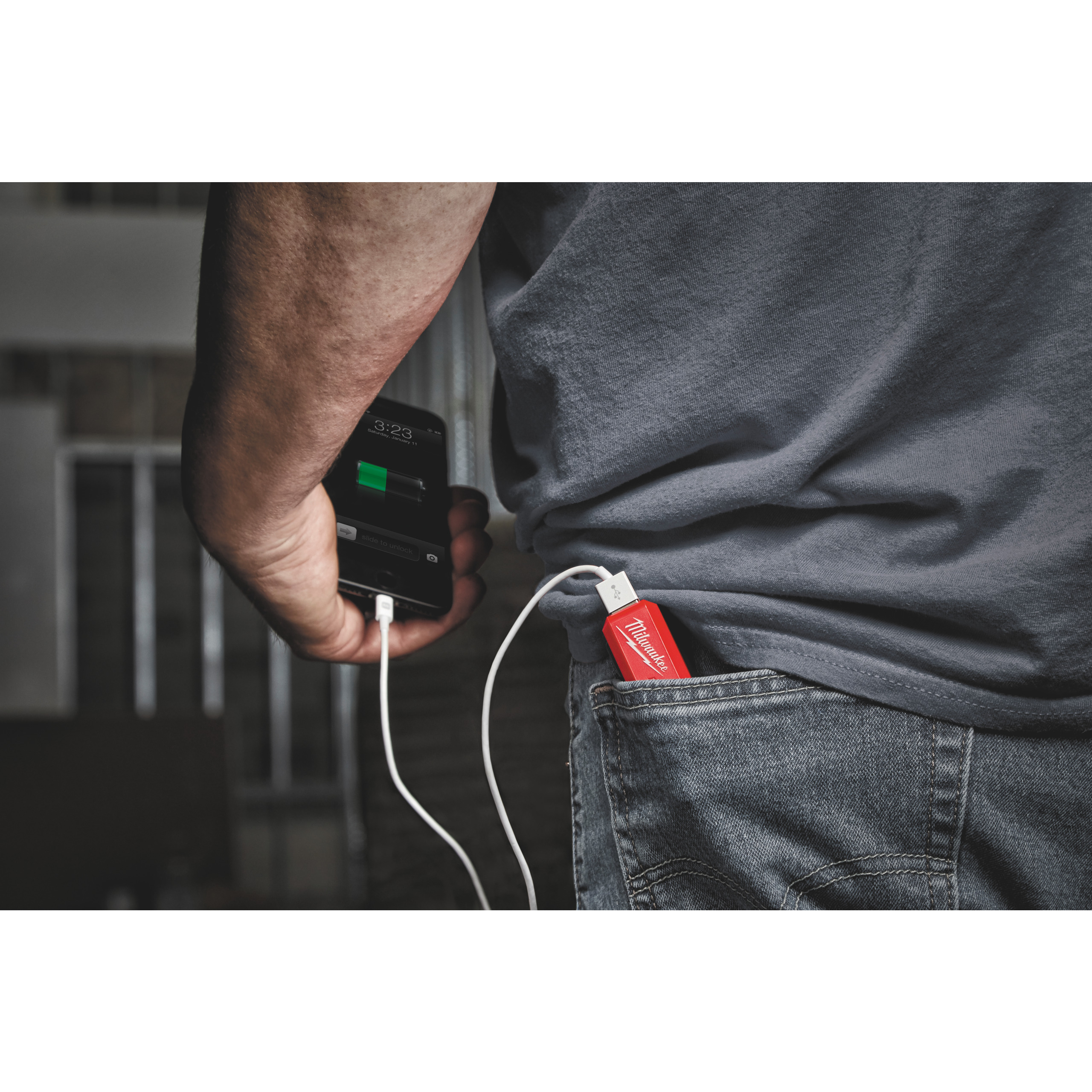 Milwaukee L4PPS-301 USB-Akku + Ladegerät