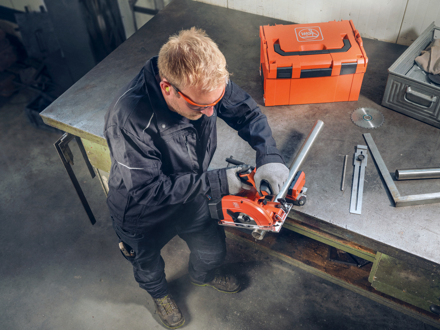 Fein Kompakte Akku-Handkreissäge für Metall||F-IRON Cut 57 AS Set 2 x 8 Ah