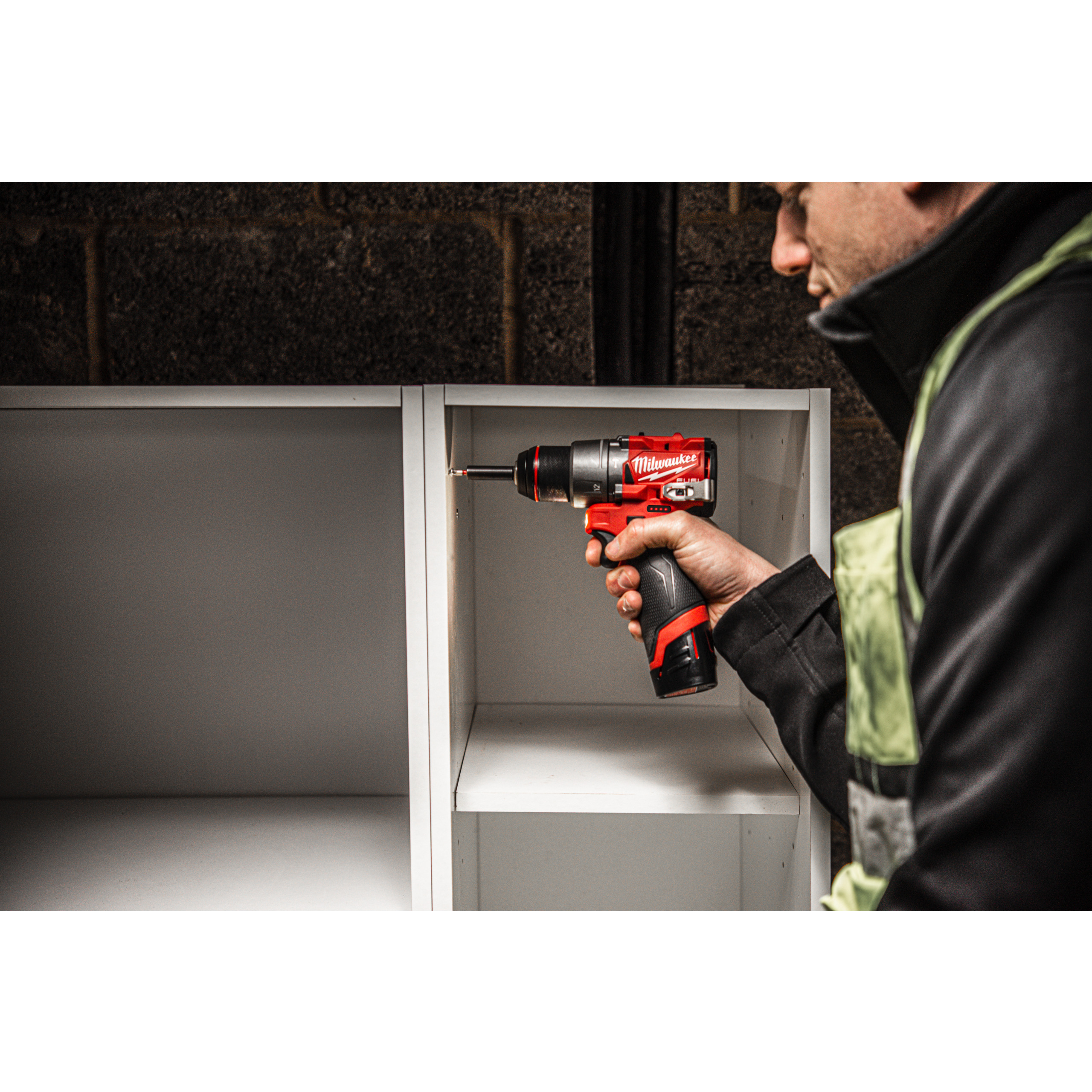 Milwaukee M12FPD2-202X Akk-Schlagbohrschrauber