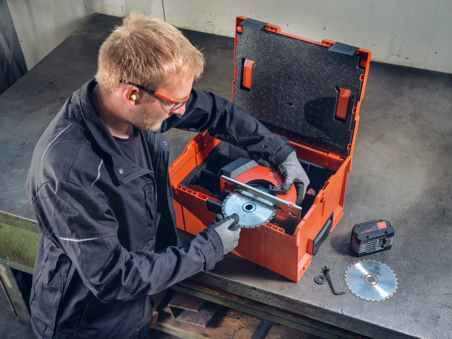 Fein Kompakte Akku-Handkreissäge für Metall||F-IRON Cut 57 AS Set 2 x 8 Ah